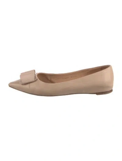 Pre-owned Ferragamo Vara Bow Accent Leather Flats In Neutral