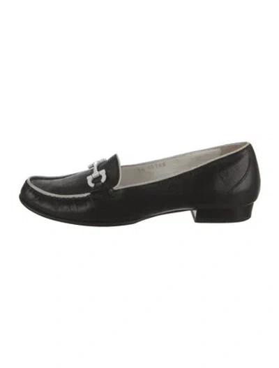 Pre-owned Ferragamo Vara Bow Accent Leather Loafers In Black