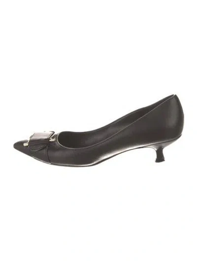 Pre-owned Ferragamo Vara Bow Accent Leather Pumps In Black