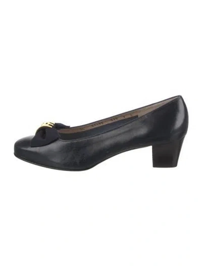 Pre-owned Ferragamo Vara Bow Accent Leather Pumps In Blue