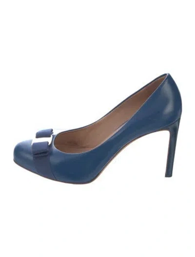 Pre-owned Ferragamo Vara Bow Accent Leather Pumps In Blue