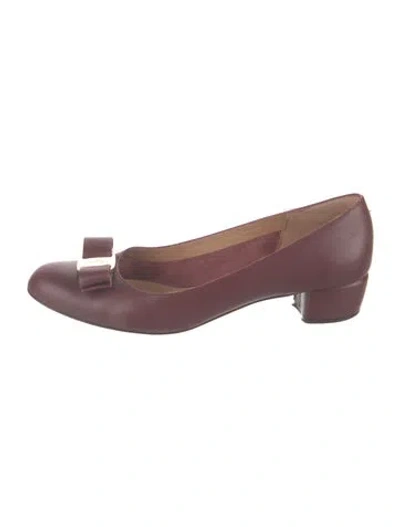 Pre-owned Ferragamo Vara Bow Accent Leather Pumps In Burgundy