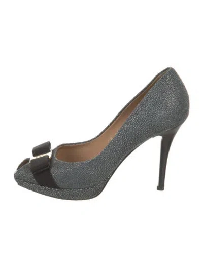 Pre-owned Ferragamo Vara Bow Accent Leather Pumps In Multi