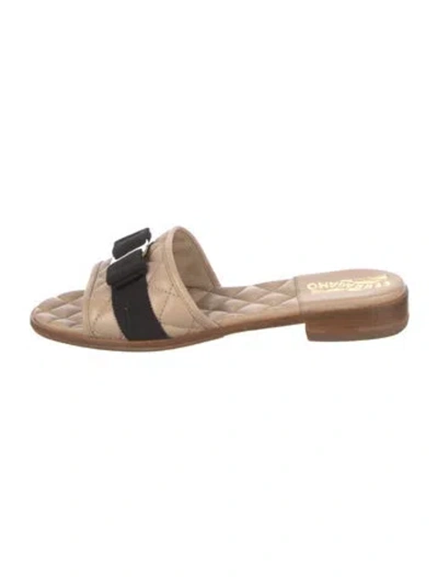 Pre-owned Ferragamo Vara Bow Accent Leather Slides In Neutrals