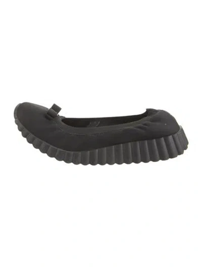 Pre-owned Ferragamo Vara Bow Accent Neoprene Ballet Flats In Black