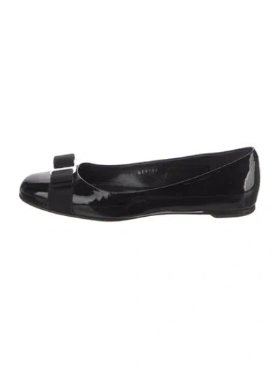 Pre-owned Ferragamo Vara Bow Accent Patent Leather Ballet Flats In Black