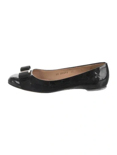 Pre-owned Ferragamo Vara Bow Accent Patent Leather Ballet Flats In Black