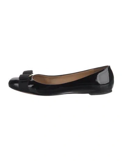 Pre-owned Ferragamo Vara Bow Accent Patent Leather Ballet Flats In Black
