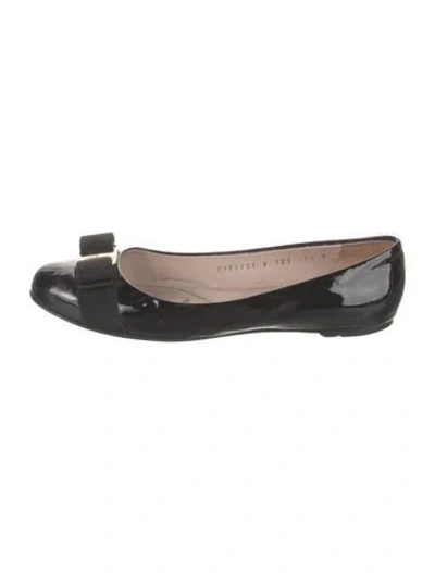 Pre-owned Ferragamo Vara Bow Accent Patent Leather Ballet Flats In Black