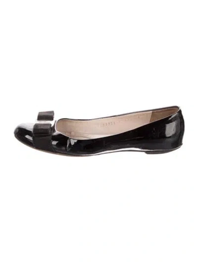 Pre-owned Ferragamo Vara Bow Accent Patent Leather Ballet Flats In Black