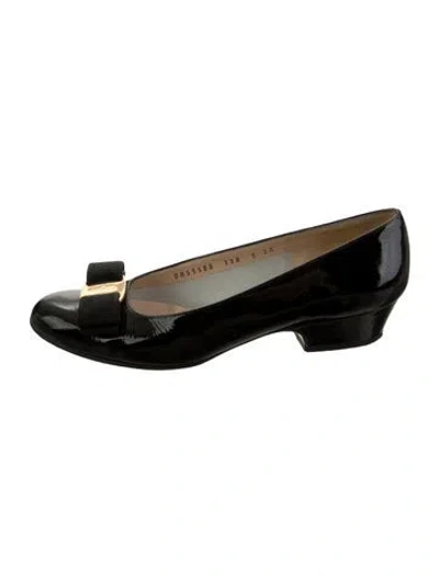Pre-owned Ferragamo Vara Bow Accent Patent Leather Ballet Flats In Black