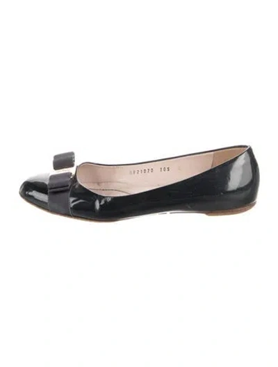 Pre-owned Ferragamo Vara Bow Accent Patent Leather Ballet Flats In Black