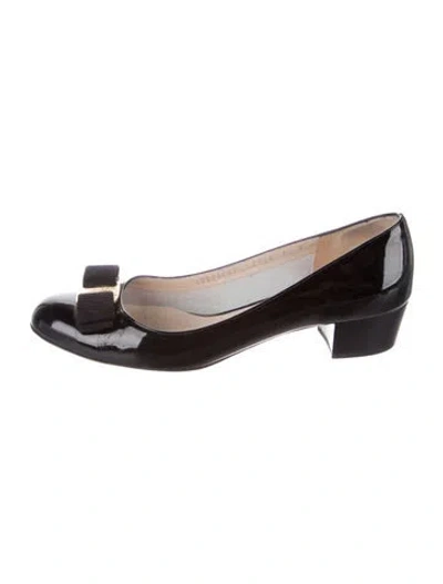 Pre-owned Ferragamo Vara Bow Accent Patent Leather Ballet Flats In Black