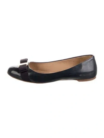 Pre-owned Ferragamo Vara Bow Accent Patent Leather Ballet Flats In Blue