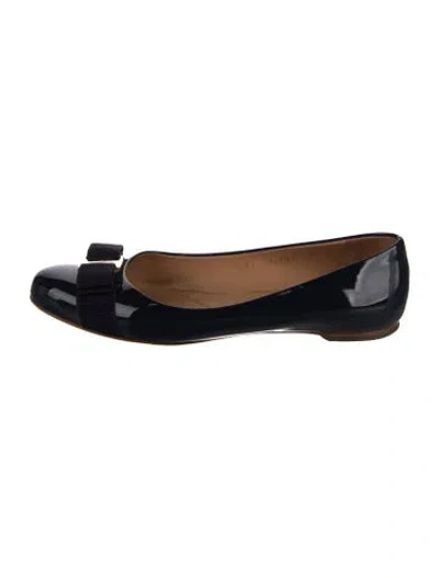 Pre-owned Ferragamo Vara Bow Accent Patent Leather Ballet Flats In Blue