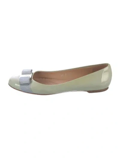 Pre-owned Ferragamo Vara Bow Accent Patent Leather Ballet Flats In Green