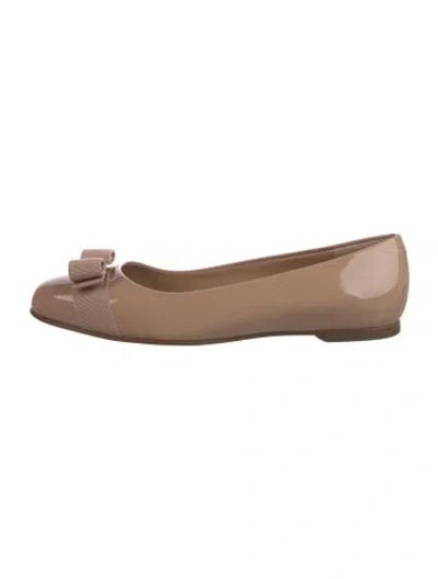 Pre-owned Ferragamo Vara Bow Accent Patent Leather Ballet Flats In Pink