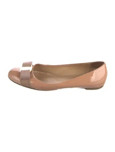 Pre-owned Ferragamo Vara Bow Accent Patent Leather Ballet Flats In Pink