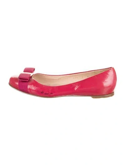 Pre-owned Ferragamo Vara Bow Accent Patent Leather Ballet Flats In Pink