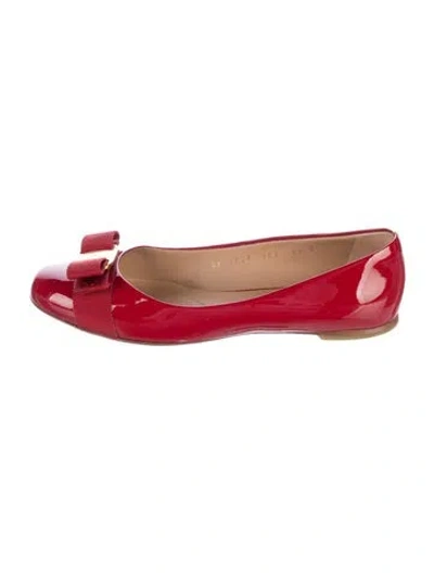 Pre-owned Ferragamo Vara Bow Accent Patent Leather Ballet Flats In Red