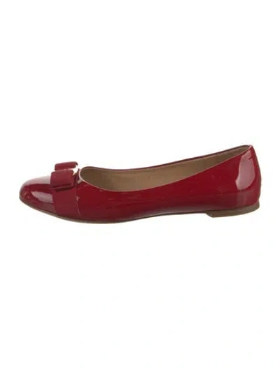 Pre-owned Ferragamo Vara Bow Accent Patent Leather Ballet Flats In Red
