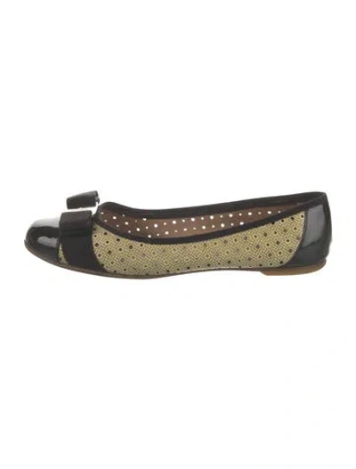 Pre-owned Ferragamo Vara Bow Accent Patent Leather Flats