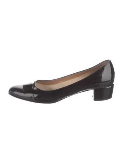 Pre-owned Ferragamo Vara Bow Accent Patent Leather Flats In Black