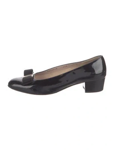Pre-owned Ferragamo Vara Bow Accent Patent Leather Flats In Black