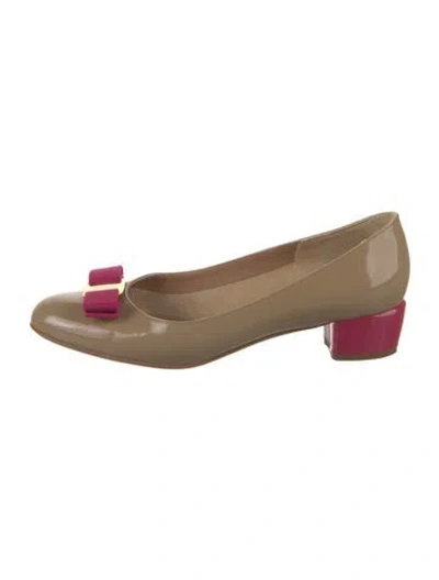 Pre-owned Ferragamo Vara Bow Accent Patent Leather Flats In Multi
