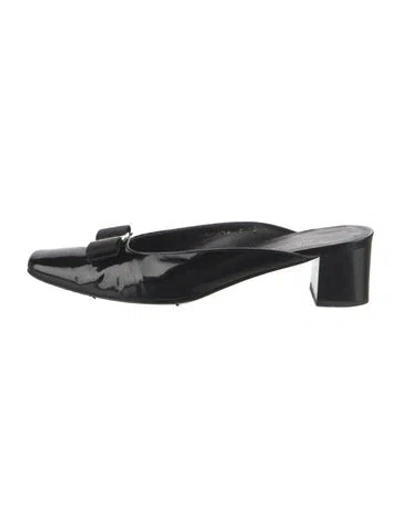 Pre-owned Ferragamo Vara Bow Accent Patent Leather Mules In Black