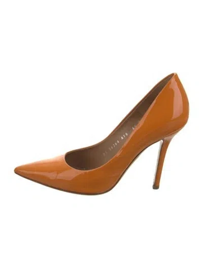 Pre-owned Ferragamo Vara Bow Accent Patent Leather Pumps In Orange