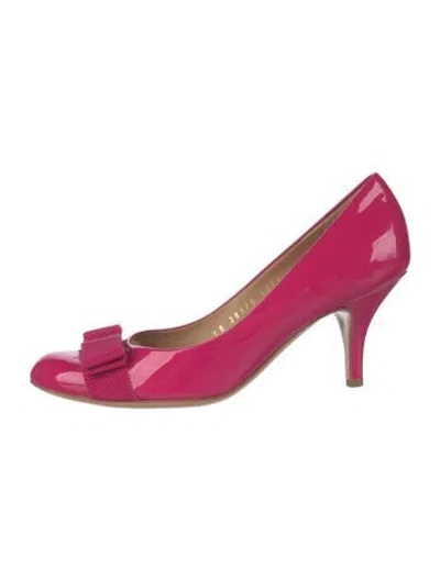 Pre-owned Ferragamo Vara Bow Accent Patent Leather Pumps In Pink