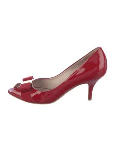 Pre-owned Ferragamo Vara Bow Accent Patent Leather Pumps In Red