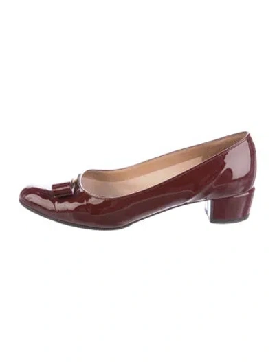 Pre-owned Ferragamo Vara Bow Accent Patent Leather Pumps In Red