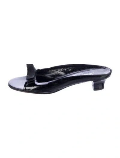 Pre-owned Ferragamo Vara Bow Accent Patent Leather Slides In Blue