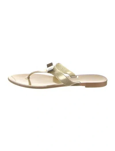 Pre-owned Ferragamo Vara Bow Accent Rubber Flats In Gold