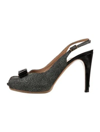 Pre-owned Ferragamo Vara Bow Accent Stingray Slingback Pumps In Black