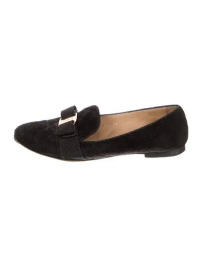 Pre-owned Ferragamo Vara Bow Accent Suede Loafers In Black