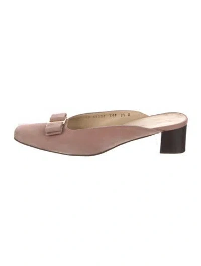 Pre-owned Ferragamo Vara Bow Accent Suede Mules In Pink