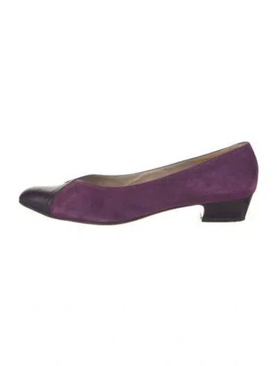 Pre-owned Ferragamo Vara Bow Accent Suede Pumps In Purple