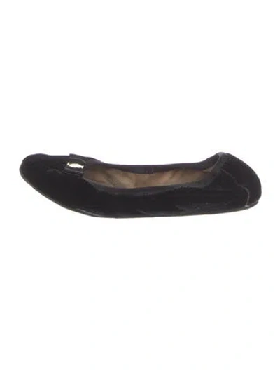 Pre-owned Ferragamo Vara Bow Accent Velvet Ballet Flats In Black