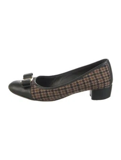 Pre-owned Ferragamo Vara Bow Accent Wool Pumps In Brown