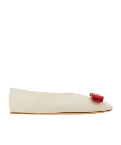 Ferragamo Vanna Vara Bow Ballet Flats In Calf Leather In White