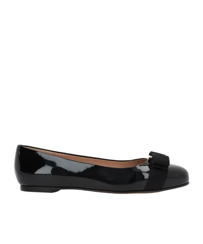 Ferragamo Vara Bow Ballet Shoes In Black