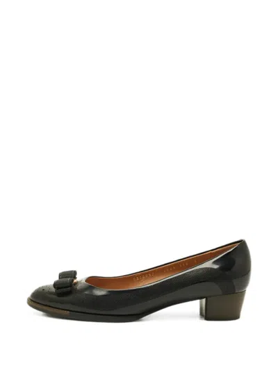 Pre-owned Ferragamo Vara Bow Block-heel Pumps In Black
