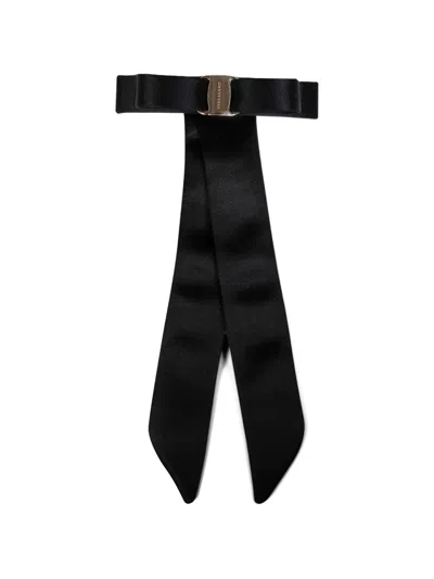 Ferragamo Logo Engraved Bow Hair Clip In Black