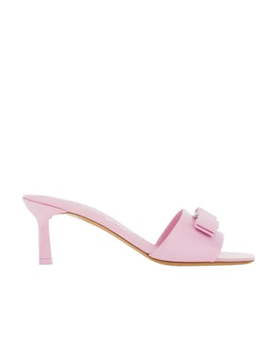 Ferragamo Iconic Vara Bow Patent Leather Sandals For Women In Bubble Gum