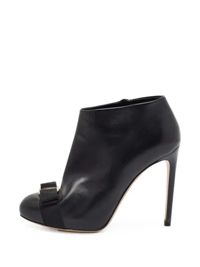 Pre-owned Ferragamo Vara Bow Leather Ankle Boots In Black