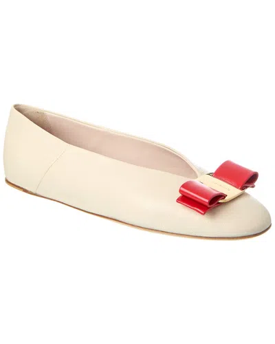 Ferragamo Vanna Vara Bow Ballet Flats In Calf Leather In White