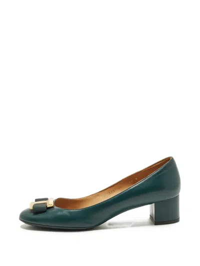 Pre-owned Ferragamo Vara Bow Leather Pumps In Green